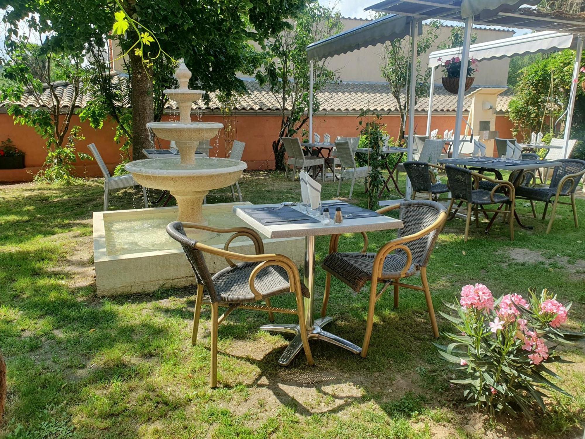 Auberge Des Lacs Bleus Clérac Екстериор снимка