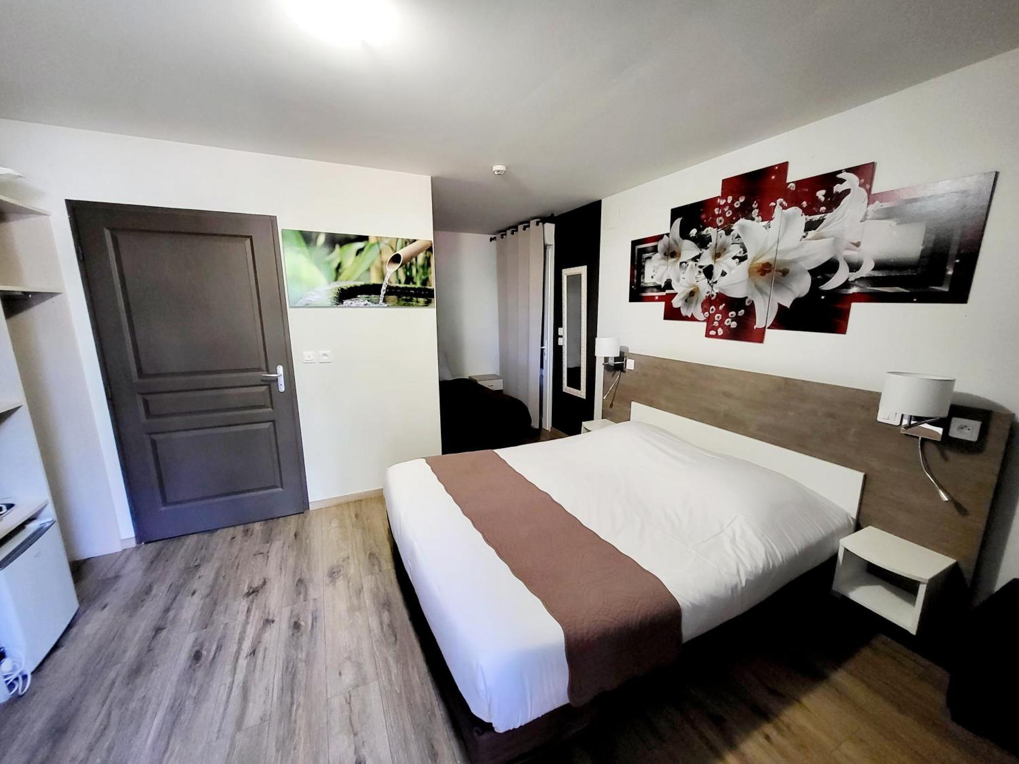 Auberge Des Lacs Bleus Clérac Екстериор снимка